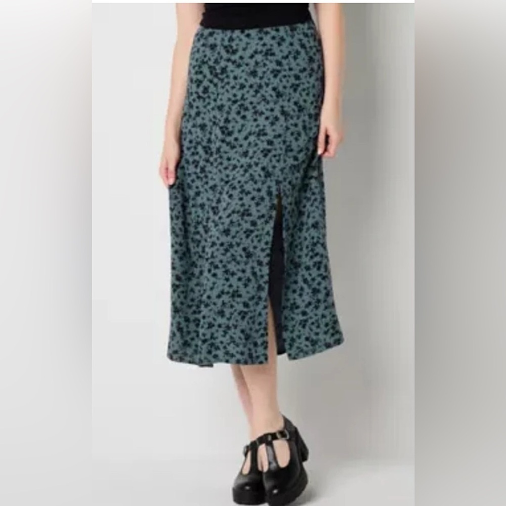 Arizona Womens Midi Full Skirt-Juniors